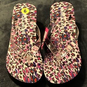 NWT•Betsey Johnson Purple Leopard wedges L9/10